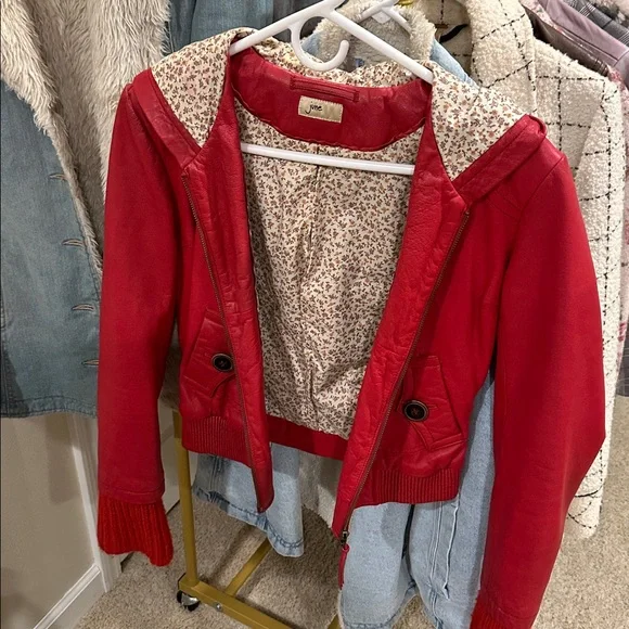“June” brand 100% Leather hooded red jacket - Picture 1 of 2